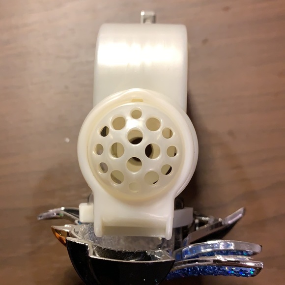 Bath and Body Works Skating Penguin Wallflower - Picture 2 of 5